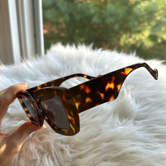 Tortoise sunglasses 🕶️ - Picture 4 of 9